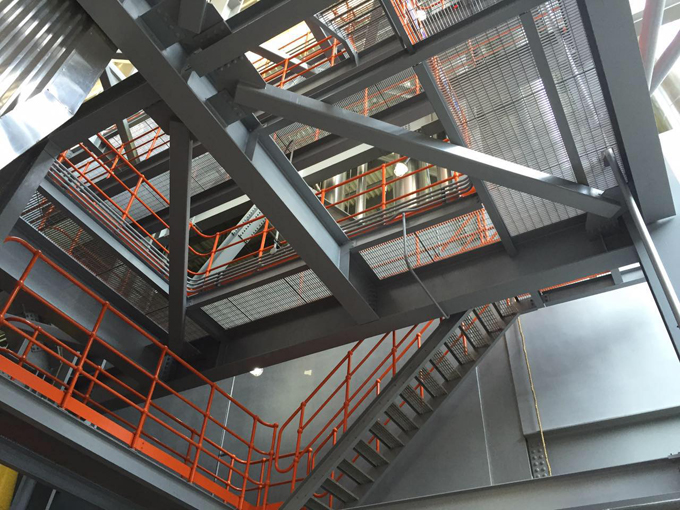 011.委内瑞拉中央电厂1&times;600MW机组钢架油漆施工  .jpg